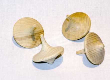 MM1933 ​​- Wooden spinning top in Chinese shape