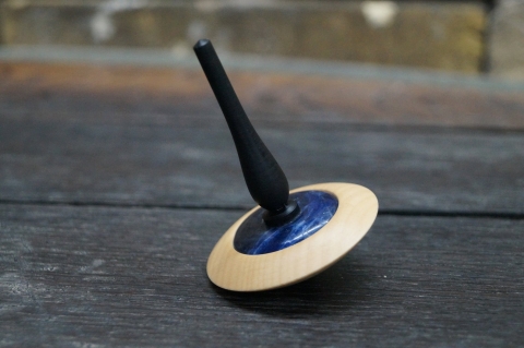 PA022 - Maple spinning top with sodalite