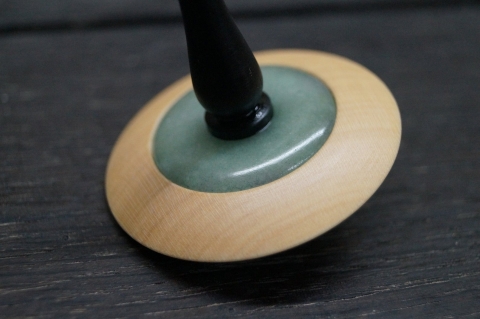 PA023 - Maple spinning top with aventurin