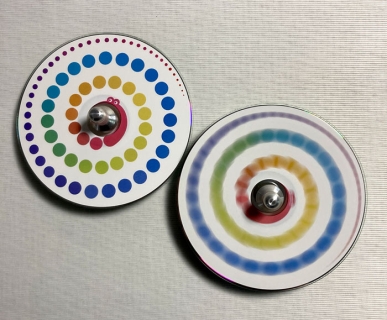 ED0313 - CD spinning top dots