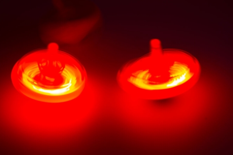 KD25871 - LED light spinning top